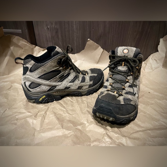 Merrell Tan and Black Hiking Boots - Picture 3 of 7